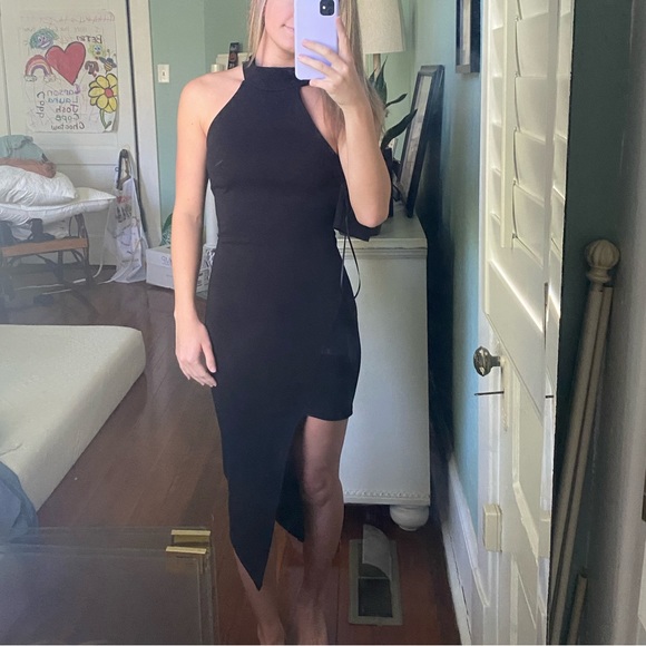 Halter dress - Picture 3 of 3